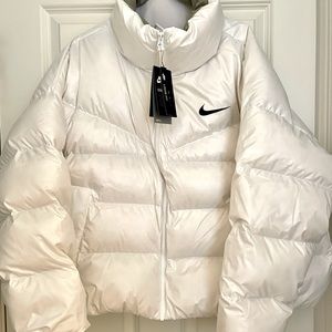 Nike down puffer coat NWT